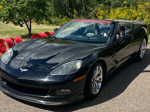 Used 2005 Chevrolet Corvette Convertible w/ Preferred Equipment Group image 16