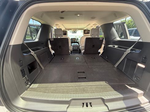 Used 2018 Ford Expedition Limited w/ Equipment Group 301A RWD image 8