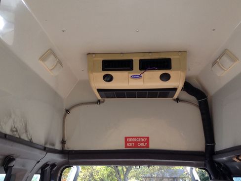 Used 2006 Ford E-350 and Econoline 350 Extended Super Duty image 11