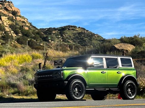 Used 2023 Ford Bronco Badlands w/ Sasquatch Package image 11