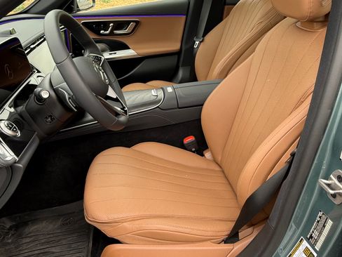 Used 2025 Mercedes-Benz E 450 4MATIC Sedan image 8