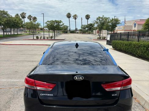 Used 2017 Kia Optima EX FWD image 4