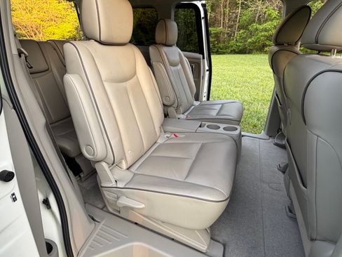Used 2013 Nissan Quest SL FWD image 14