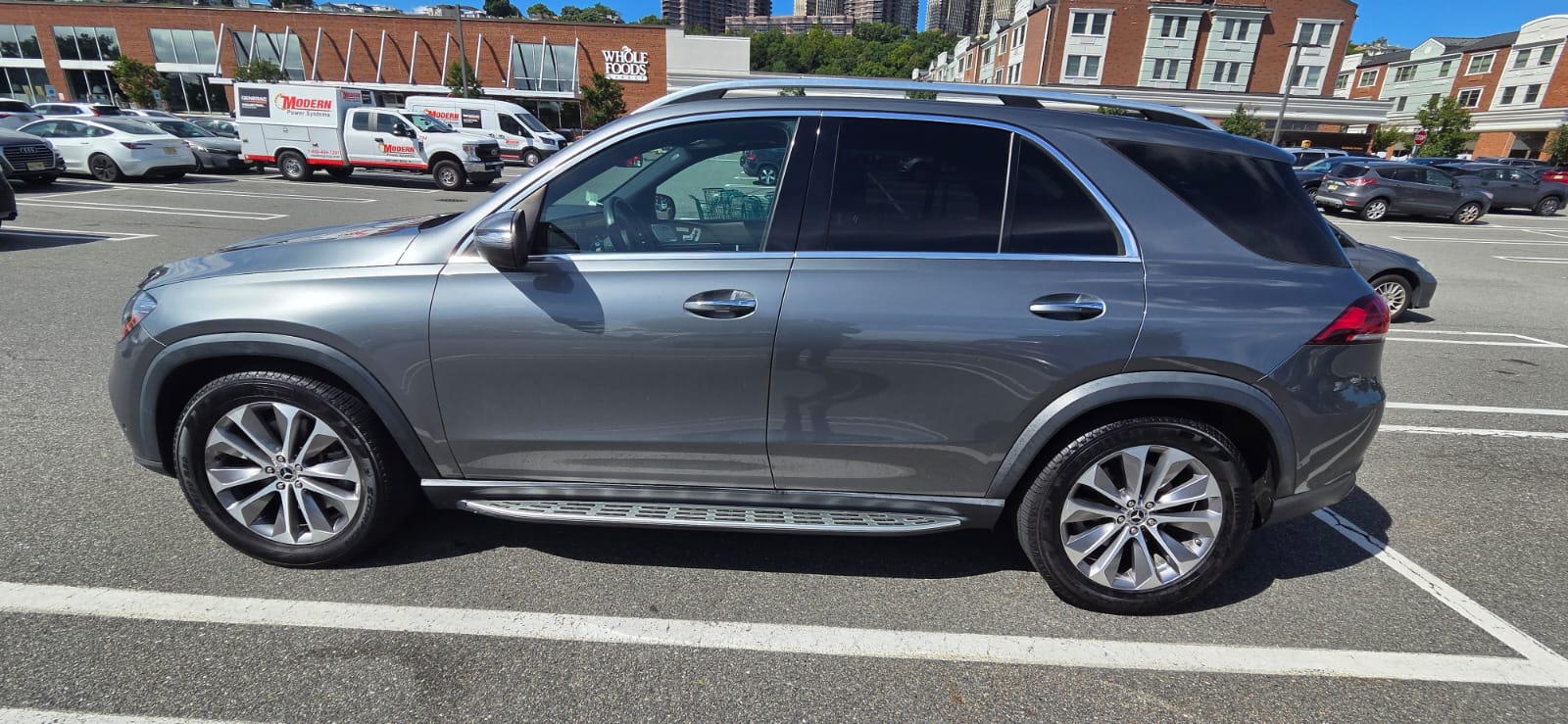 Used 2020 Mercedes-Benz GLE 450 4MATIC image 2