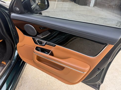 Used 2014 Jaguar XJ R image 20