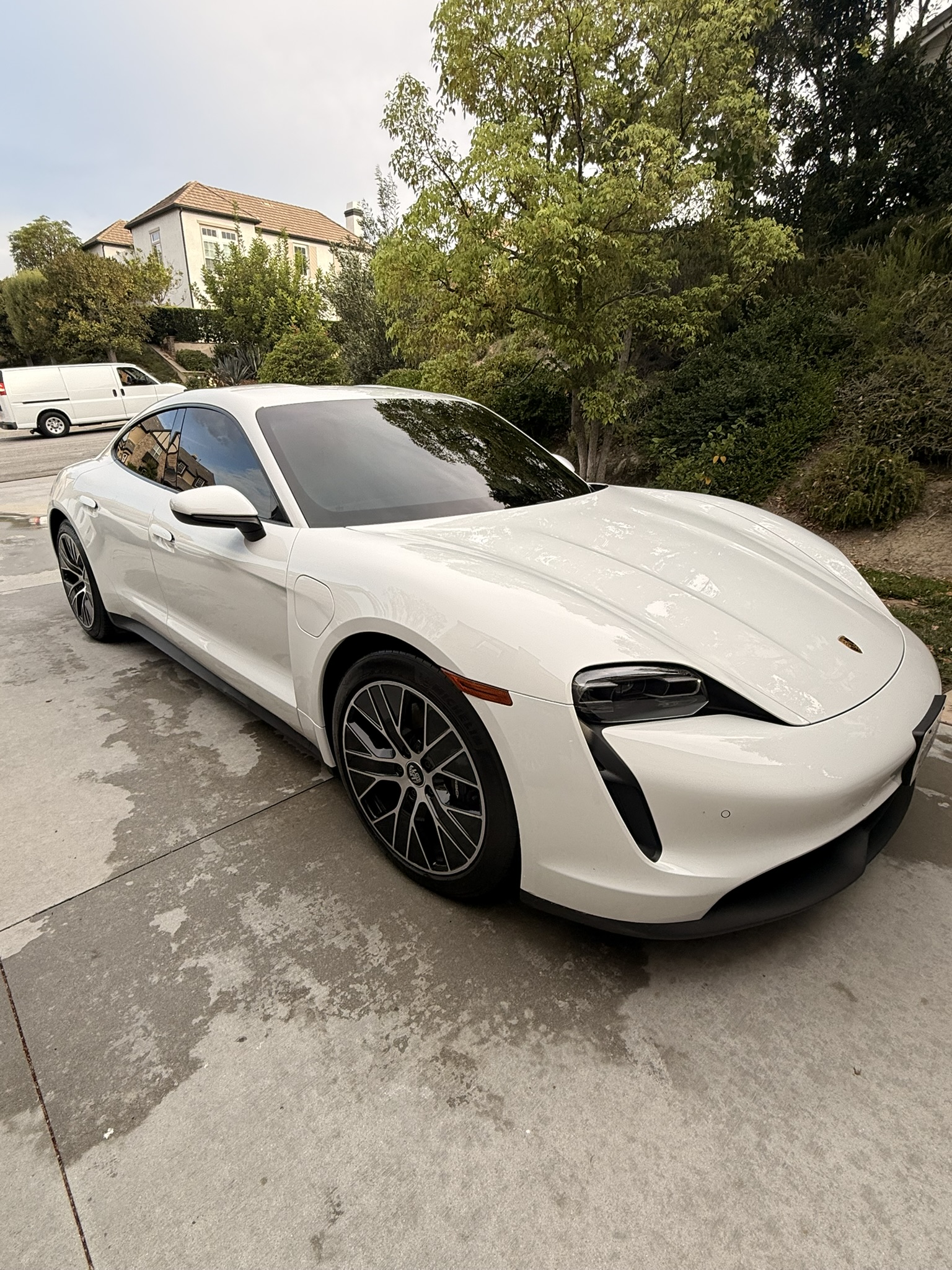 Used 2024 Porsche Taycan RWD image 1