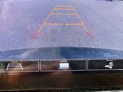 Used 2020 Chevrolet Traverse LT image 15