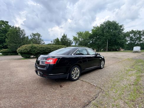 Used 2011 Ford Taurus Limited w/ 303A Rapid Spec Order Code AWD/4WD image 5