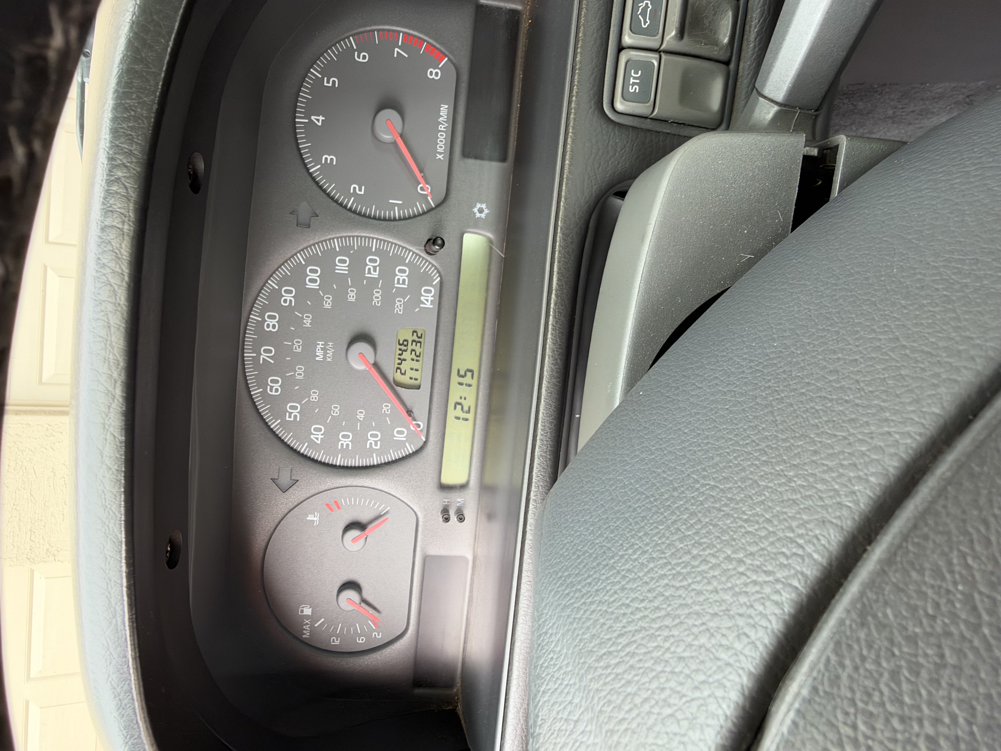 Used 2001 Volvo C70 HT FWD image 5