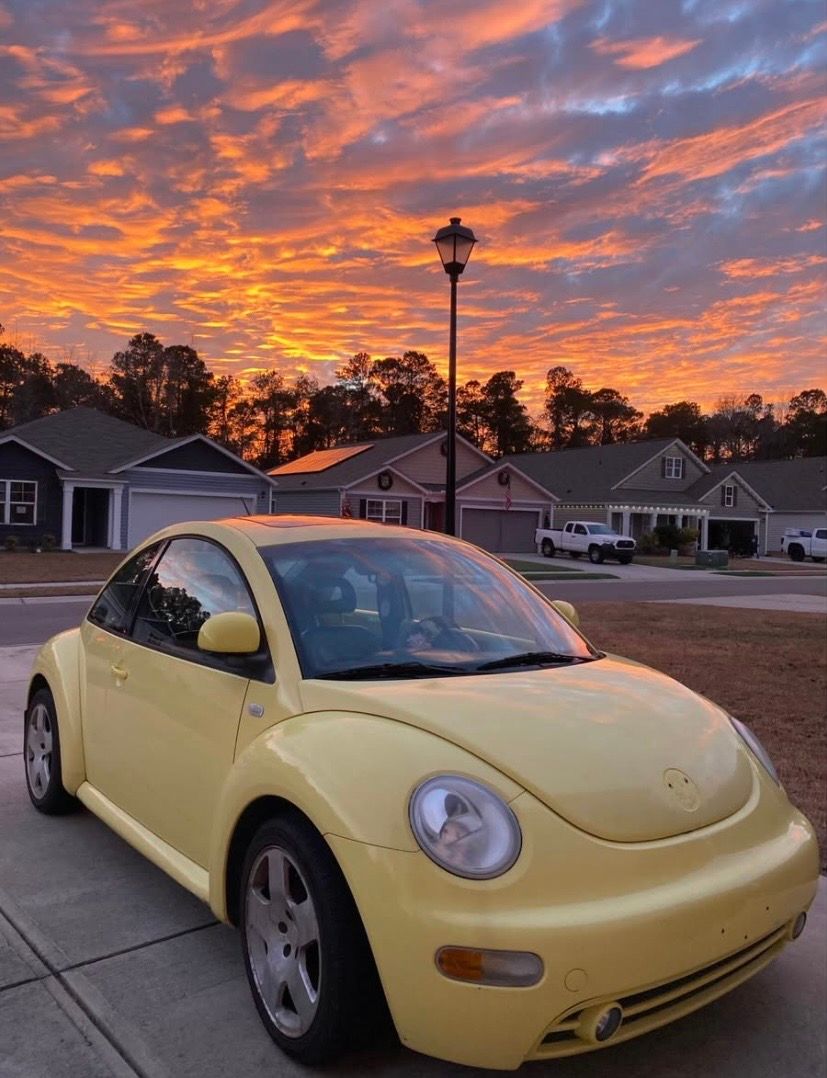 Used 1999 Volkswagen Beetle GLS FWD image 1
