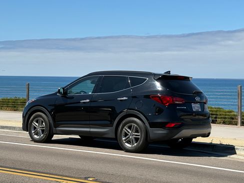 Used 2017 Hyundai Santa Fe Sport FWD image 2