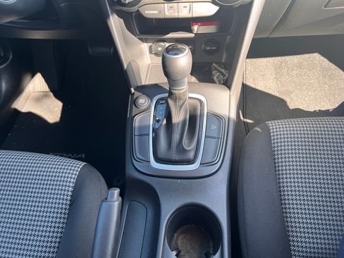 Used 2020 Hyundai Kona SE w/ Cargo Package image 11