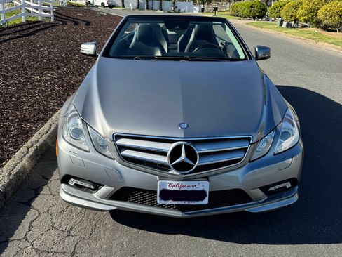 Used 2011 Mercedes-Benz E 550 Cabriolet image 2