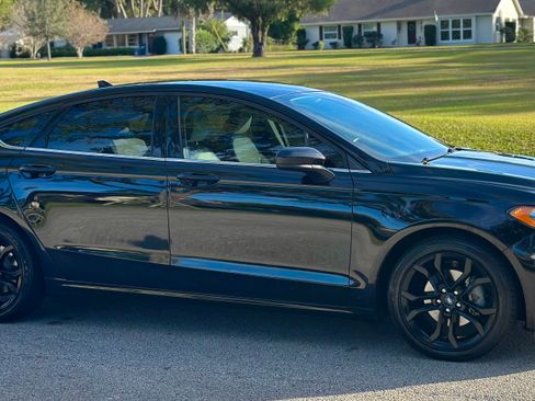 Used 2019 Ford Fusion SE w/ Equipment Group 151A image 6