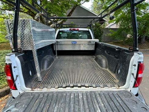 Used 2017 GMC Sierra 1500 2WD Regular Cab image 6