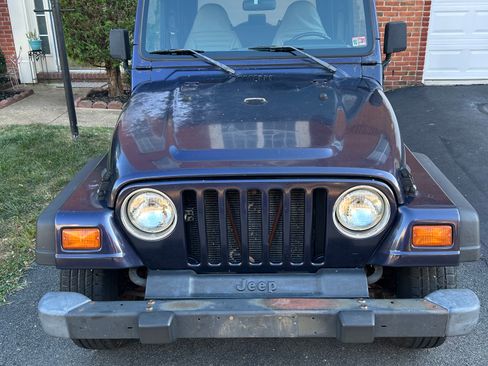 Used 1998 Jeep Wrangler SE image 2