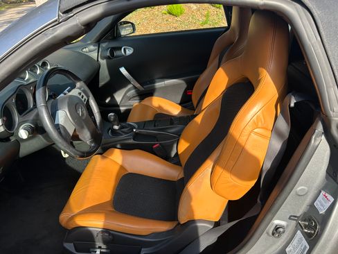 Used 2004 Nissan 350Z Touring image 10
