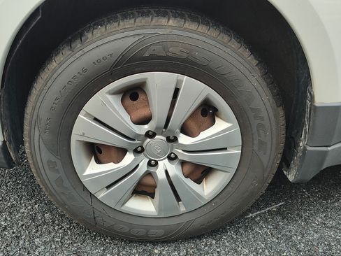 Used 2011 Subaru Outback 2.5i image 15