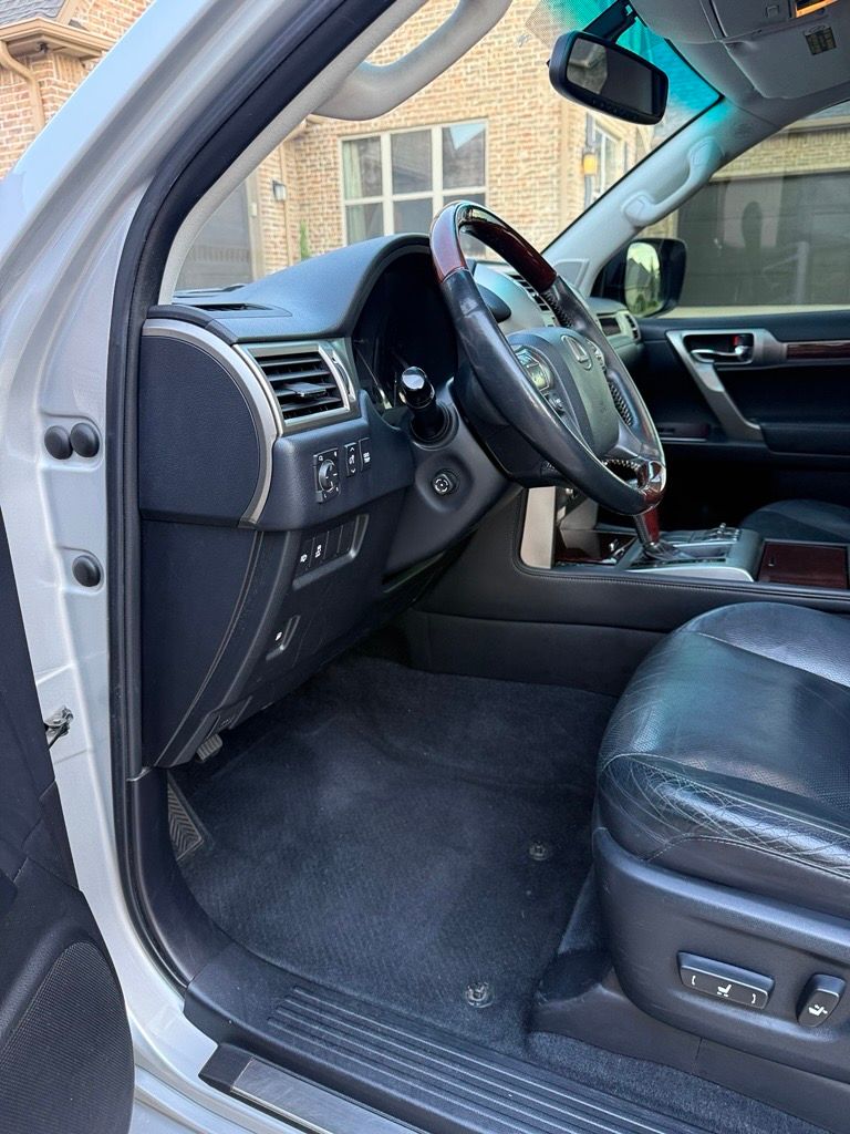 Used 2014 Lexus GX 460 w/ Premium Package AWD/4WD image 15