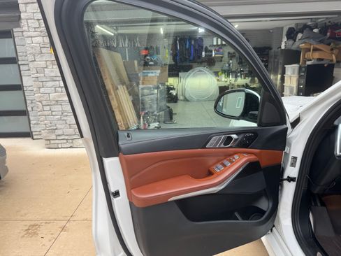 Used 2022 BMW X7 xDrive40i w/ M Sport Package image 9