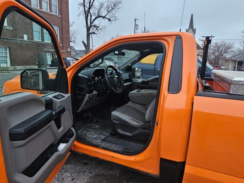 Used 2017 Ford F150 XL w/ Equipment Group 101A Mid image 6