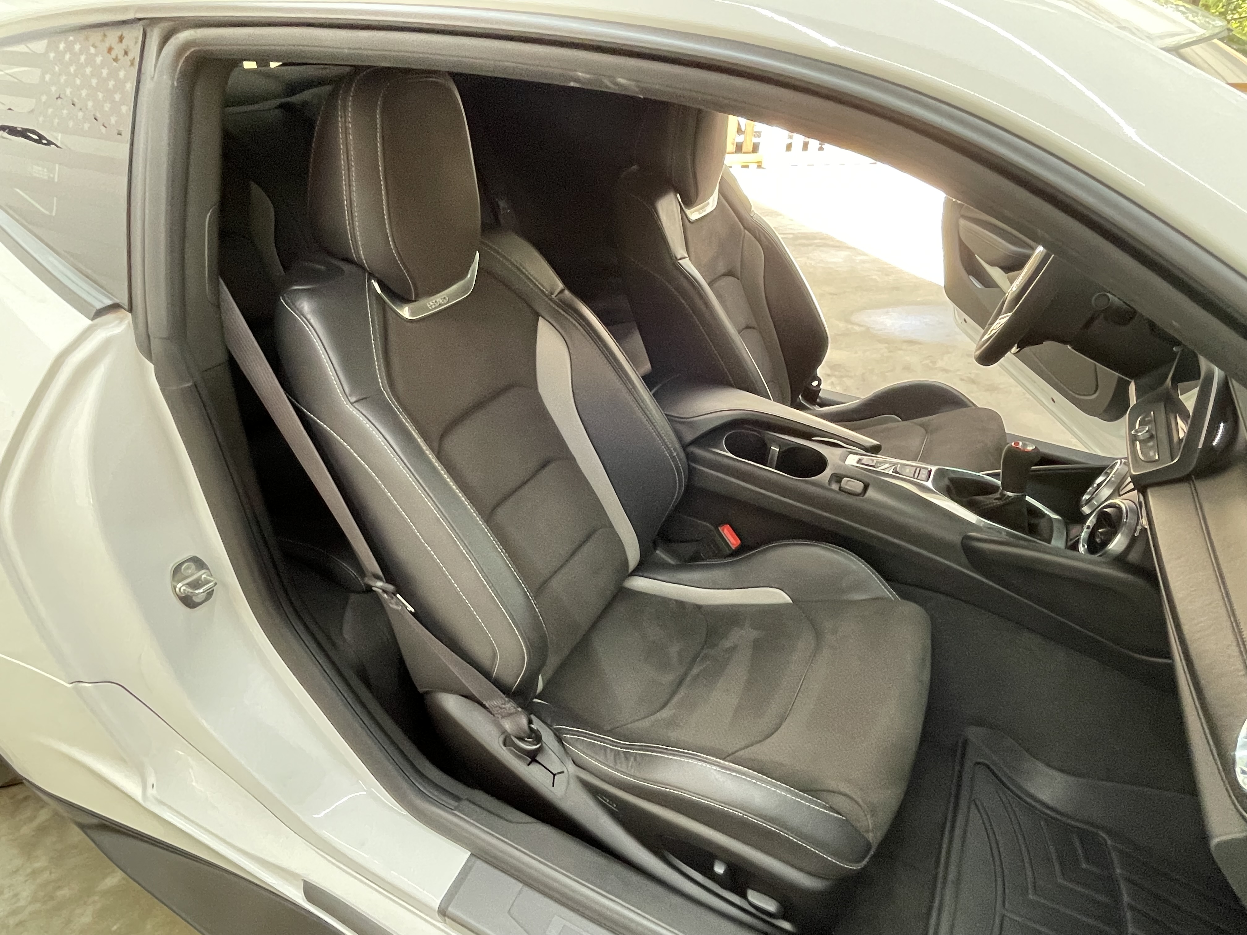 Used 2018 Chevrolet Camaro SS RWD image 5