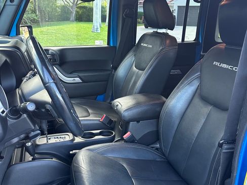 Used 2016 Jeep Wrangler Unlimited Rubicon image 6