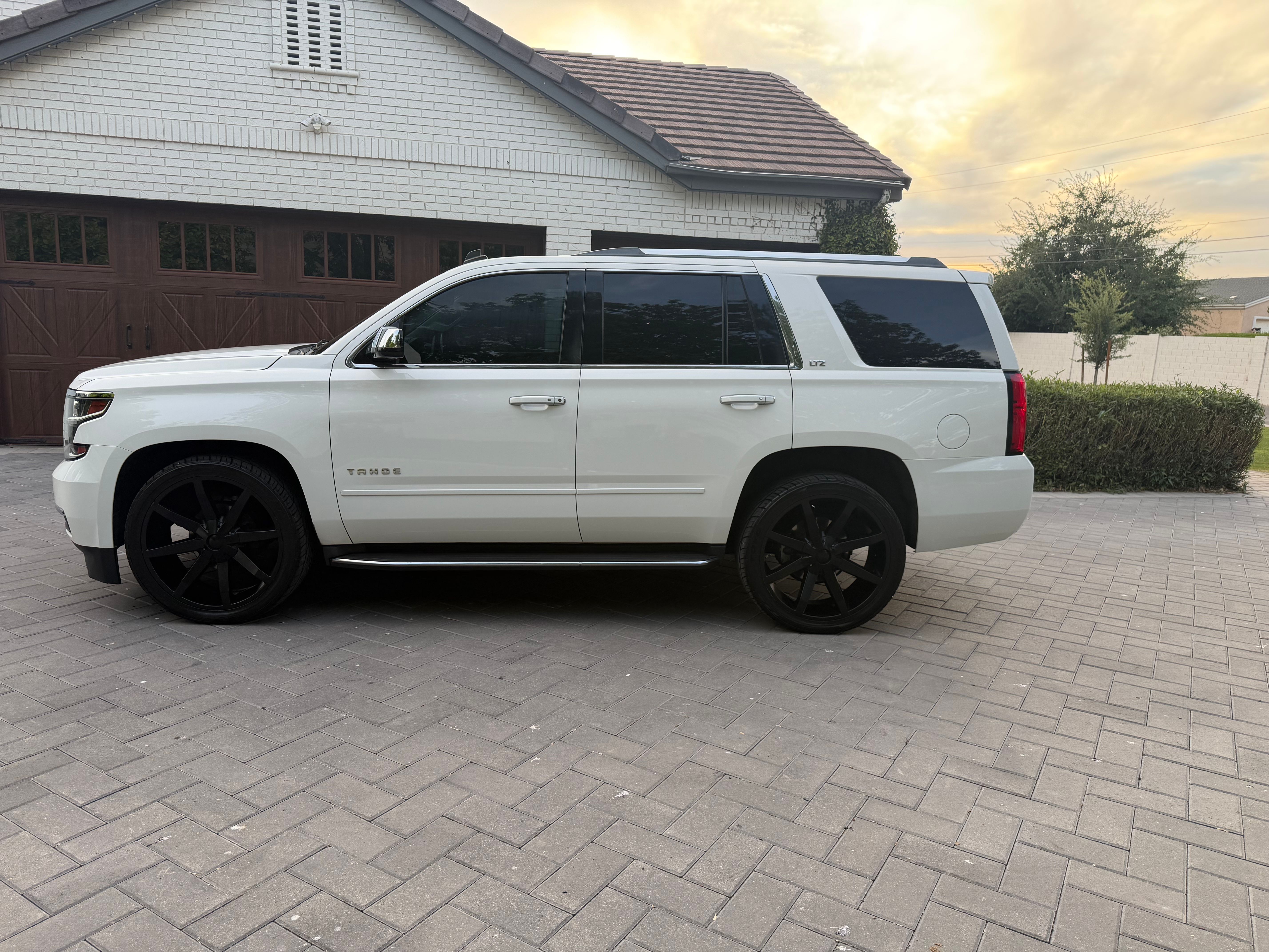 Used 2015 Chevrolet Tahoe LTZ RWD image 9