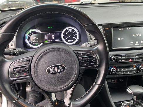 Used 2019 Kia Niro S Touring image 15