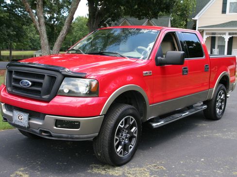 Used 2004 Ford F150 Lariat image 1