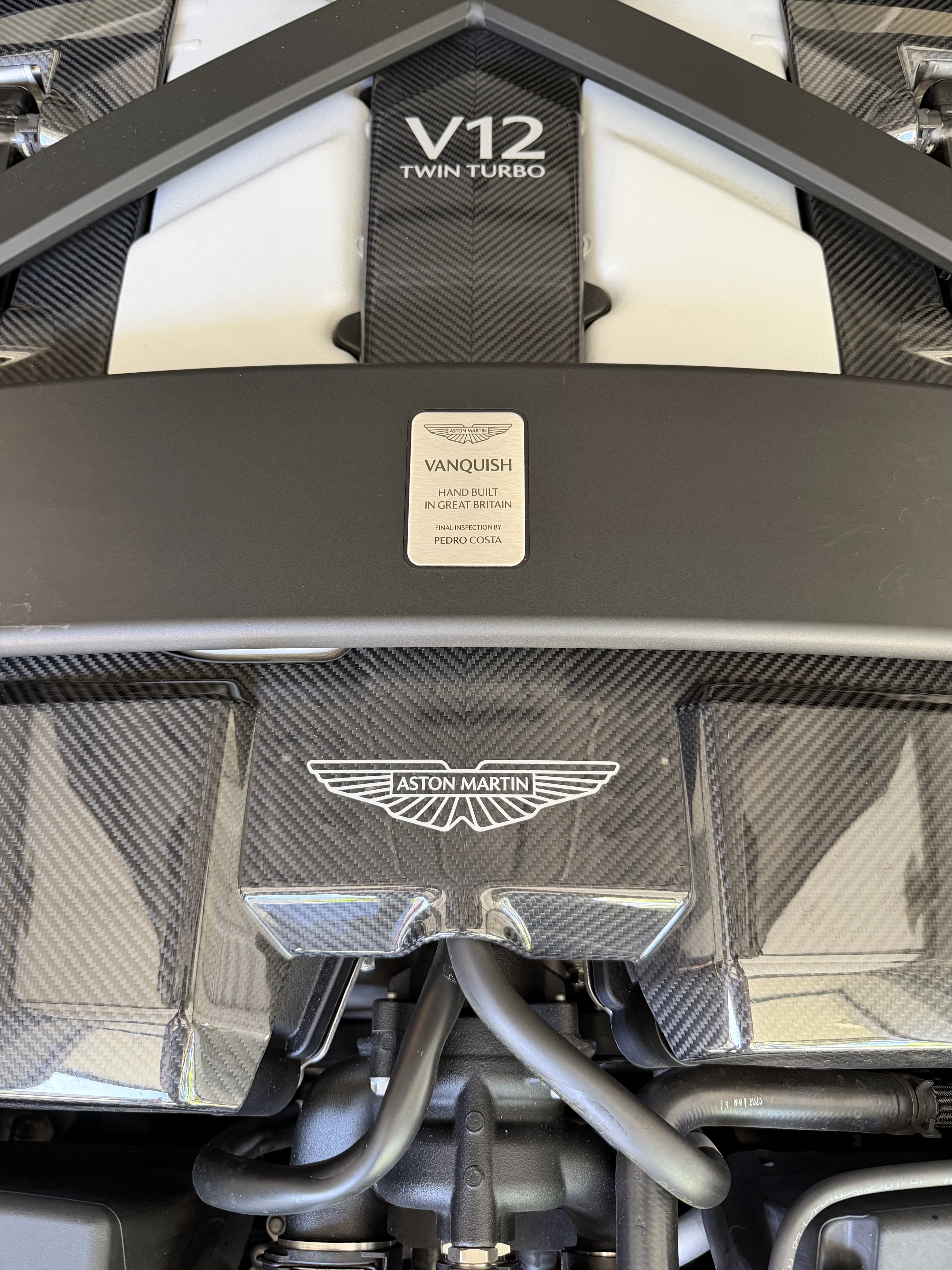 Used 2025 Aston Martin Vanquish RWD image 30