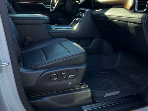 Used 2024 GMC Sierra 3500 Denali w/ Denali Reserve Package image 14