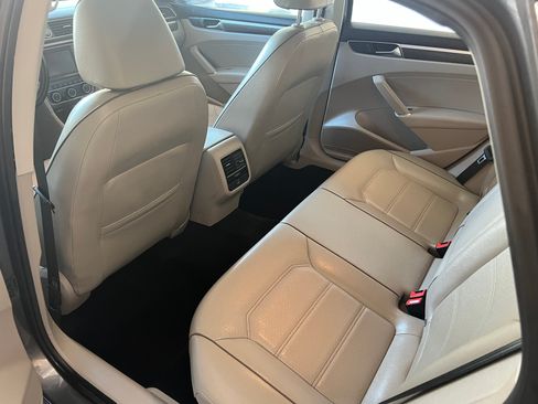 Used 2016 Volkswagen Passat 1.8T SE image 13