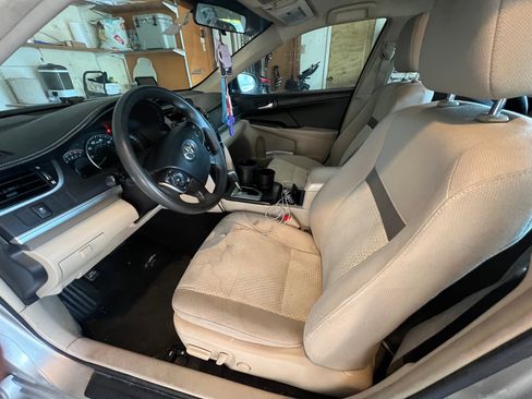 Used 2013 Toyota Camry LE FWD image 8