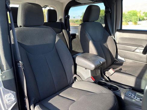 Used 2017 Jeep Wrangler Sport image 17