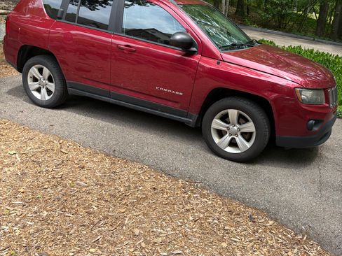 Used 2014 Jeep Compass Sport w/ Power Value Group AWD/4WD image 2