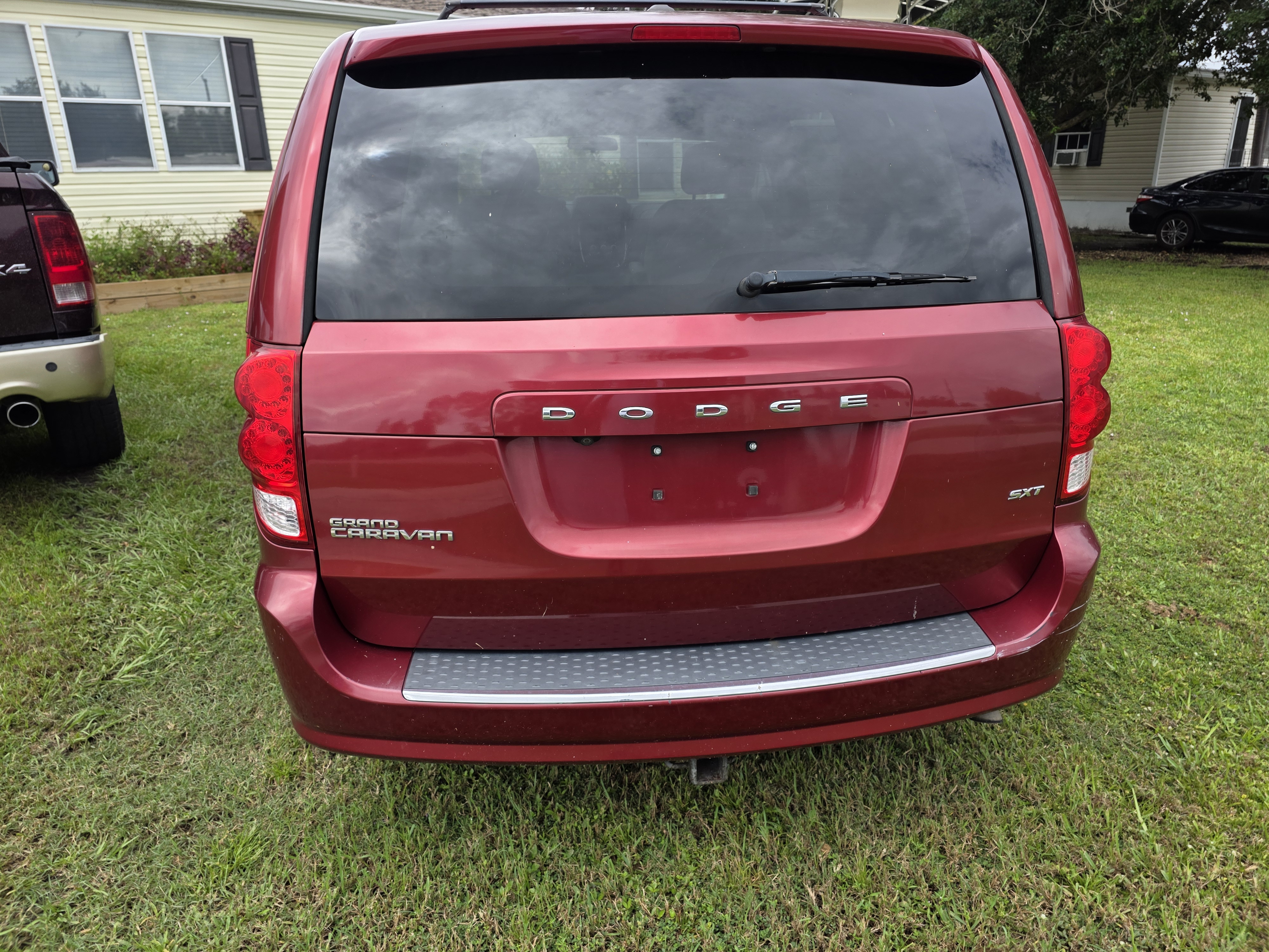 Used 2015 Dodge Grand Caravan SXT FWD image 5
