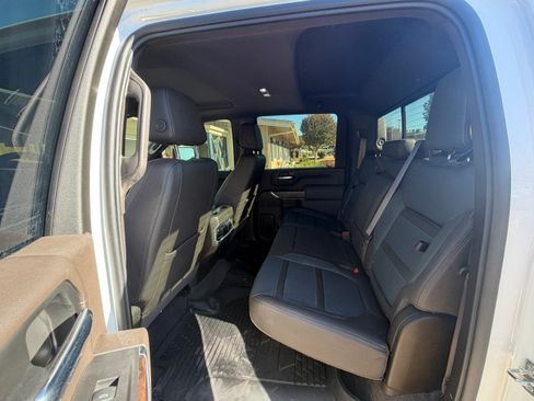 Used 2020 GMC Sierra 3500 Denali w/ Denali Ultimate Package image 12