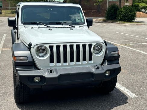 Used 2019 Jeep Wrangler Unlimited Sport S AWD/4WD image 4