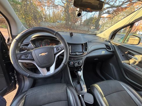 Used 2018 Chevrolet Trax LT w/ Driver Confidence Package image 12
