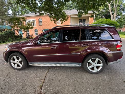 Used 2009 Mercedes-Benz GL 450 4MATIC image 2