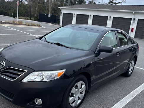Used 2011 Toyota Camry LE image 4