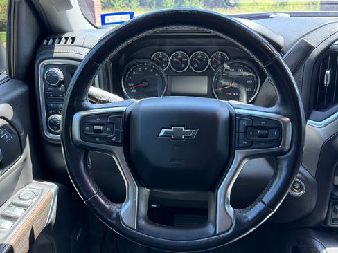 Used 2021 Chevrolet Silverado 1500 LT Trail Boss w/ Convenience Package II AWD/4WD image 12