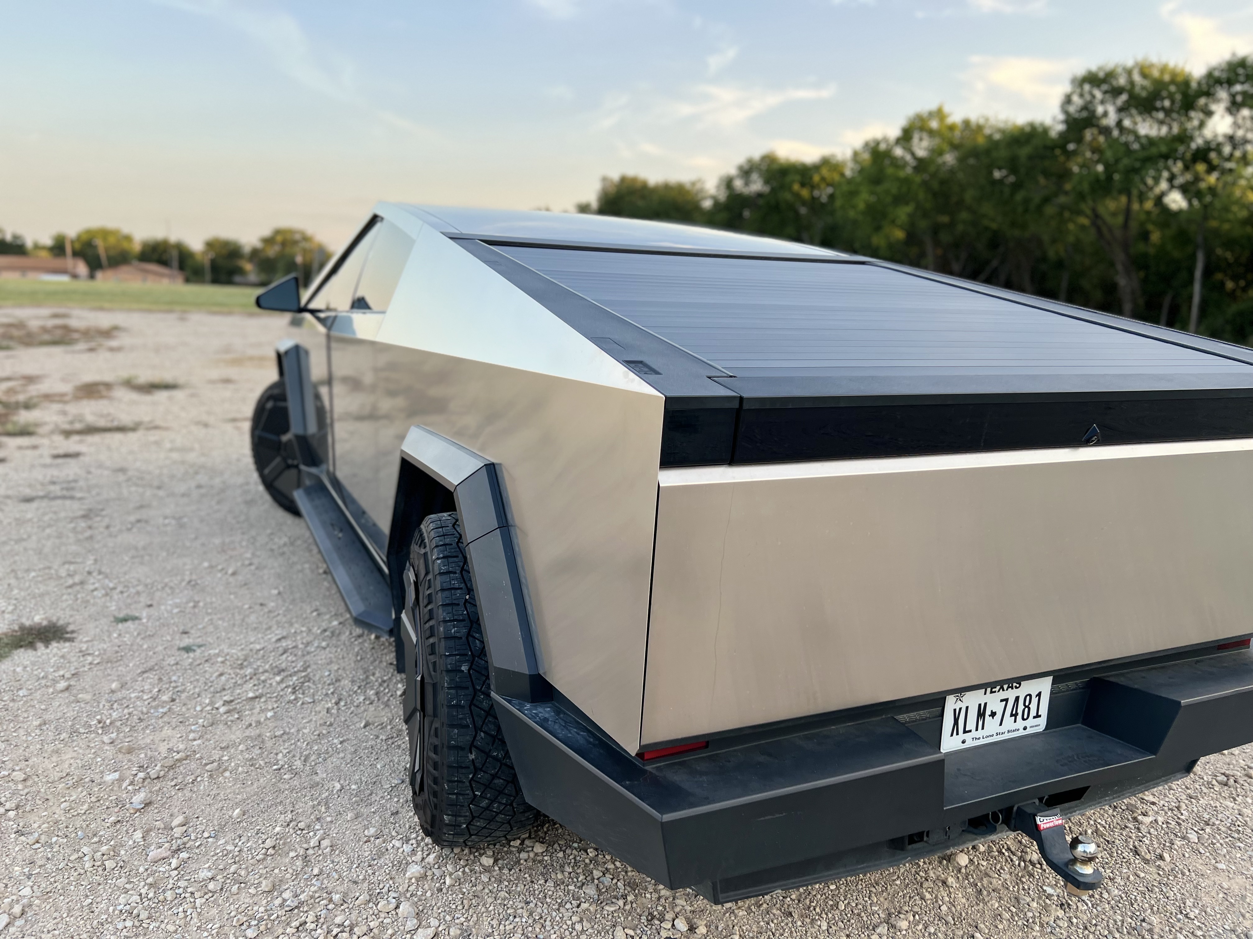Used 2025 Tesla Cybertruck AWD Crew Cab image 20