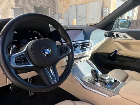 Used 2021 BMW M440i Convertible w/ Premium Package image 9