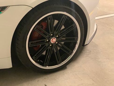 Used 2018 Jaguar F-TYPE 2.0 296 HP Coupe 2D image 15