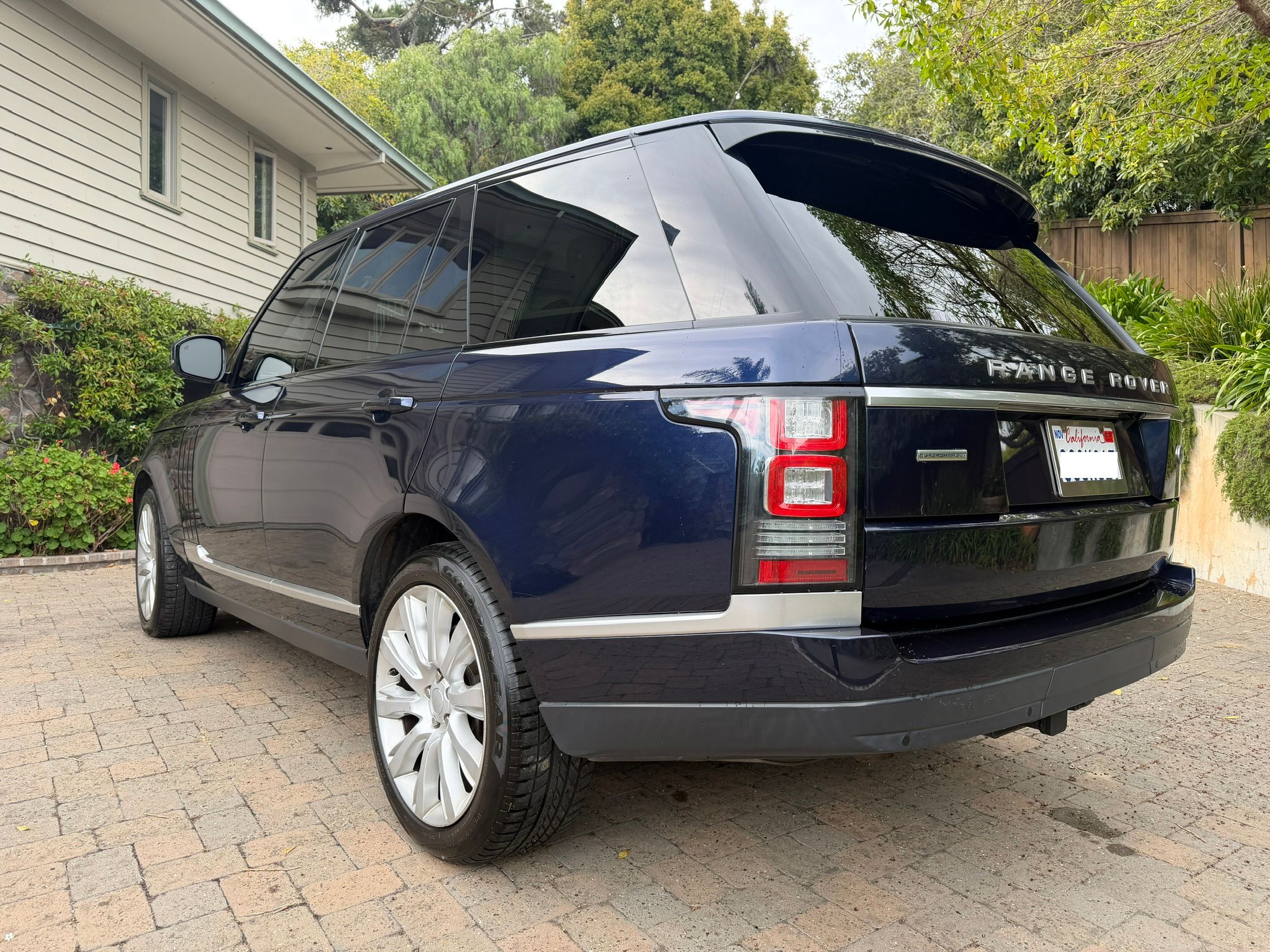 Used 2014 Land Rover Range Rover Supercharged AWD/4WD image 18