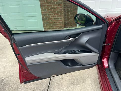 Used 2018 Toyota Camry XSE FWD image 15