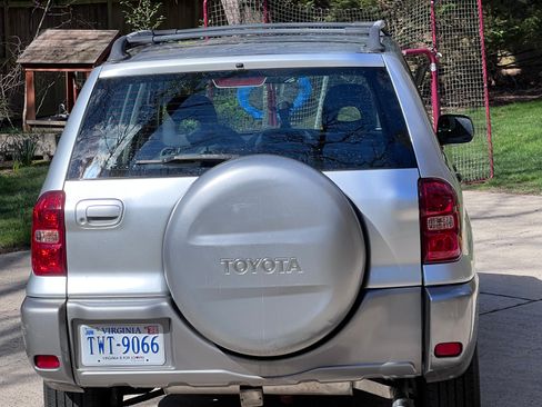 Used 2005 Toyota RAV4 2WD image 6