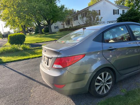 Used 2017 Hyundai Accent Value Edition FWD image 2